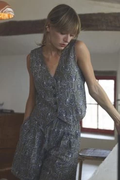 LE TEMPS DES CERISES Gilet Gish Kaki à Motif Fleuri